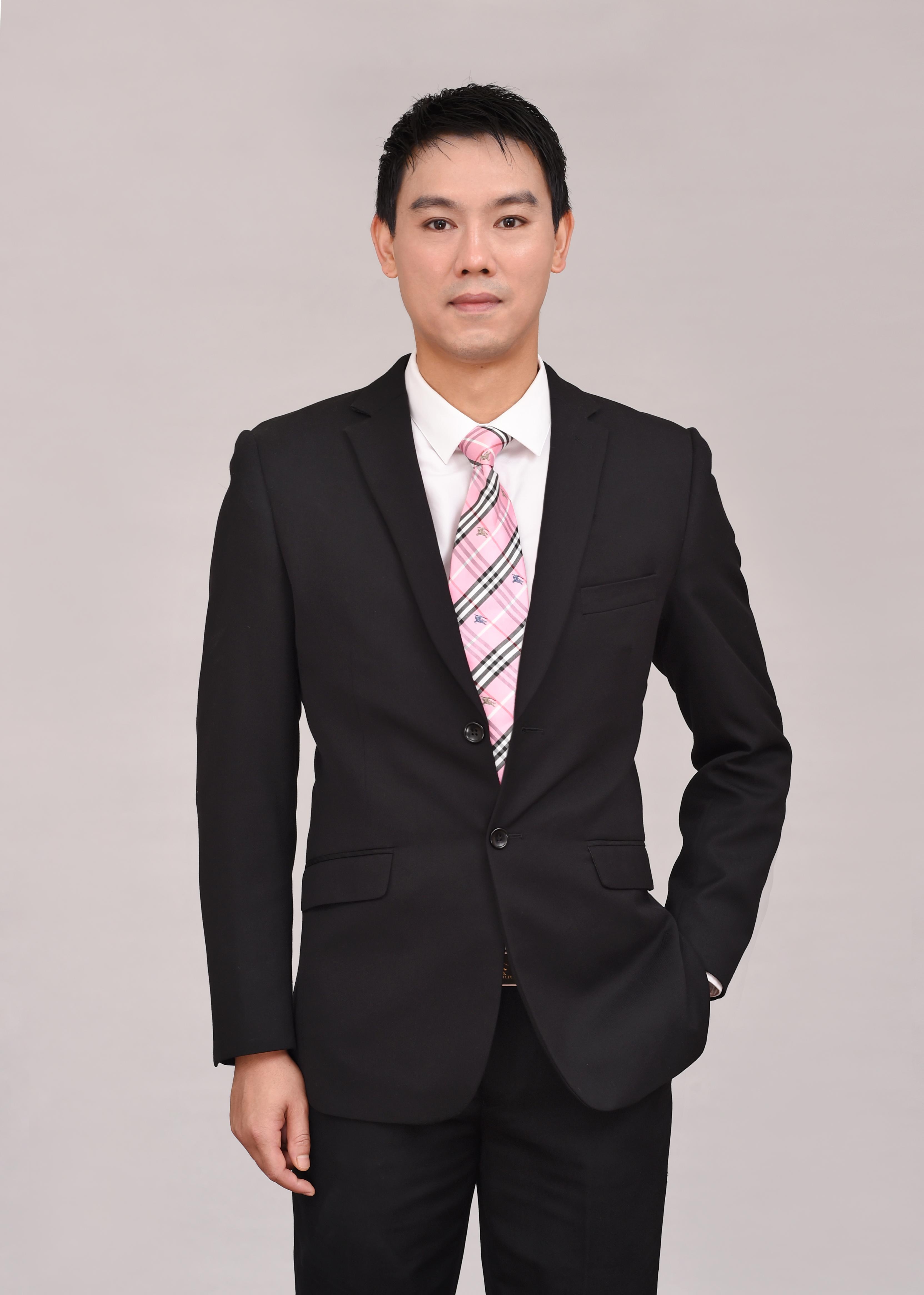 秦正莱 视觉与舞美负责人